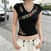 Cyflymder Vintage Floral Embroidery V-neck Shorts Sleeve T-shirts Women Casual Slimming All Match Summer Top Tees Fashion Clothing