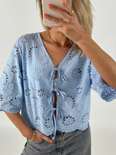 Cyflymder Women s Short Sleeve V-Neck Hollow Out Casual Blouse Tie Front Solid Color Loose Fit Summer Top Streetwear Fashion