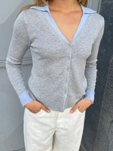 Cyflymder Women Blouses Stylish Long Sleeve V-neck Button Down Patchwork Top with Fit Design for Chic Street Style and Everyday Wear