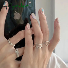 Cyflymder Bohemian Butterfly Pearl Rings Set for Women Shine Pearl Gothic Vintage Plated Retro Rhinestone Simple Finger