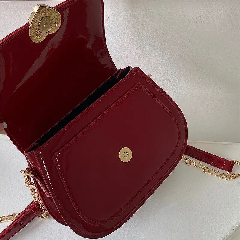 Cyflymder Patent Leather Women's Love Heart Messenger Bag Retro Red Ladies Small Shoulder Bags Fashion Chain Female Saddle Bag Handbags