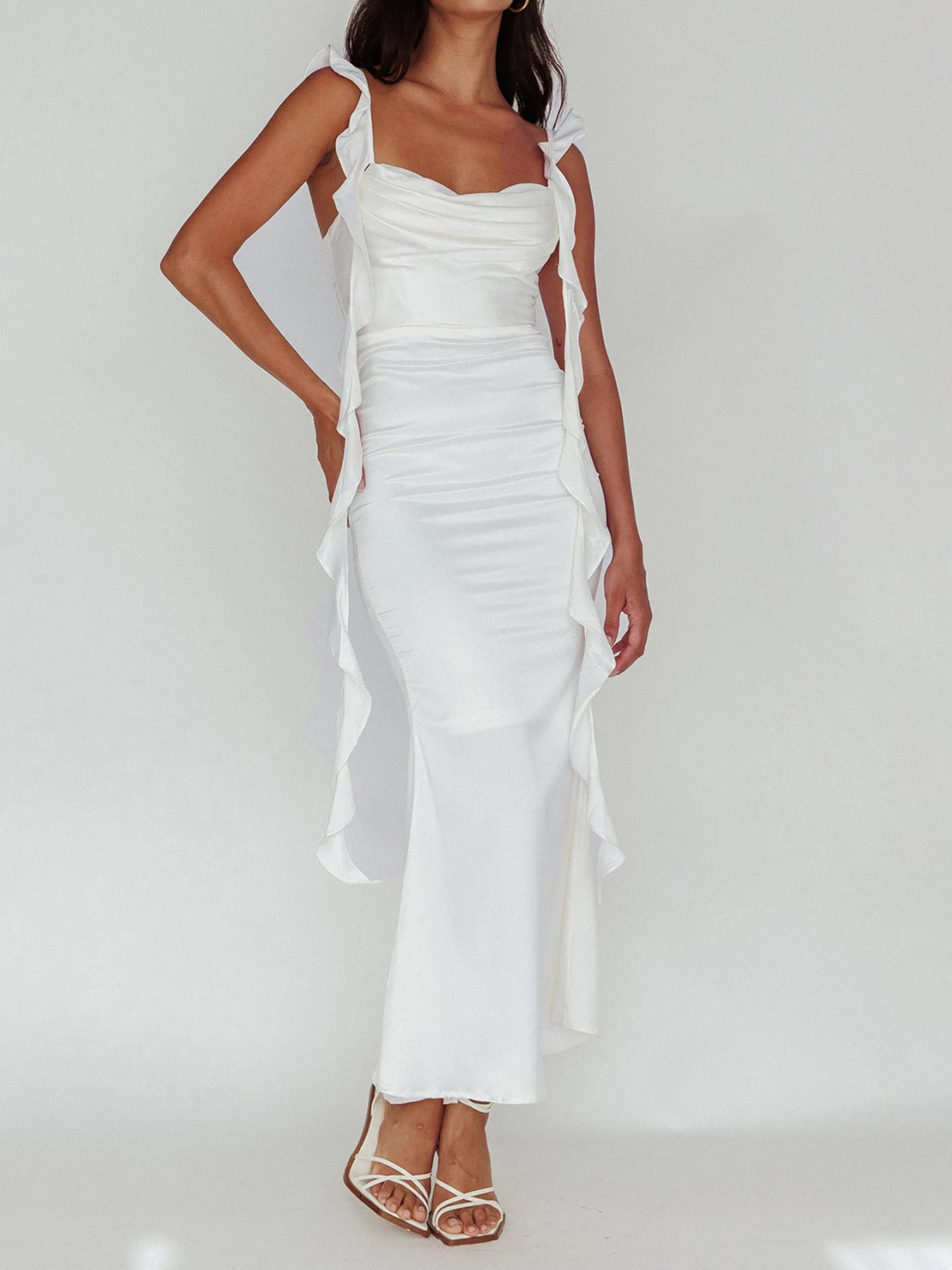 Cyflymder  Elegant Sleeveless Maxi Dress with Flattering Ruched Detail and Chic V-Neckline for Women s Evening Party Wear