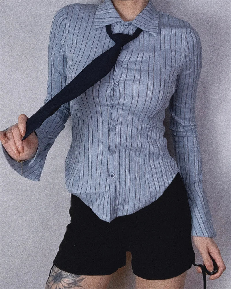Cyflymder  College Sle Striped Long Sve Age-Defng irt Bell Sve Girl Student Feeling Fre ad irt Street