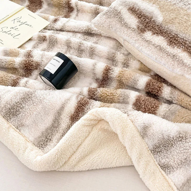 Cyflymder  European Luxury Rabbit Plush Thick Blanket Multifunctional Nap Lamb Wool Blanket for Office Skin-Friendly Bedspreads for Home