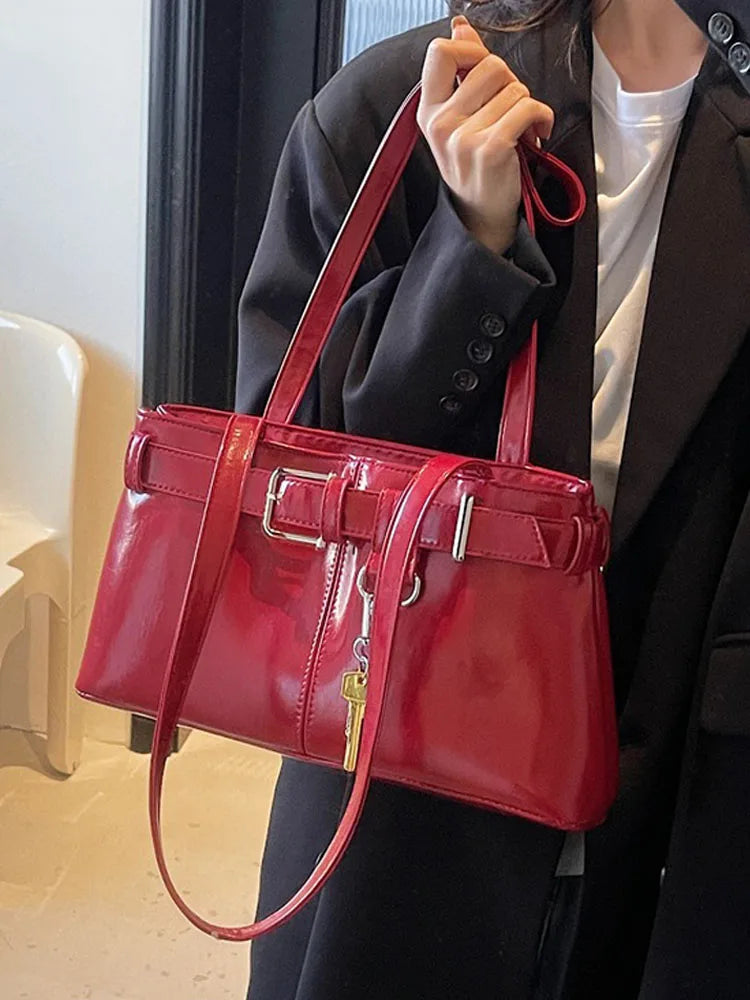 Cyflymder  Retro belt buckle motorcycle armpit shoulder bag 2025 new large capacity fashionable temperament women's commuting tote bag tren