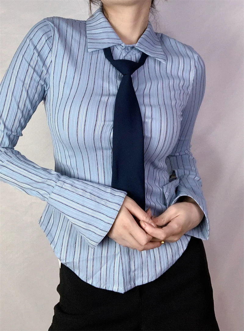 Cyflymder  College Sle Striped Long Sve Age-Defng irt Bell Sve Girl Student Feeling Fre ad irt Street