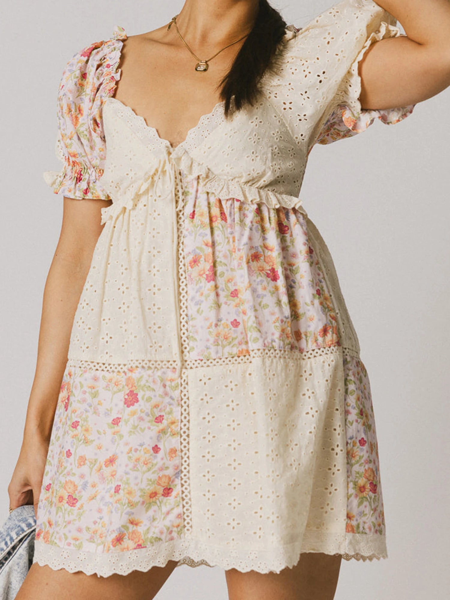 Cyflymder  Elegant Lace Maternity Dress with Empire Waist and Flutter Sleeves for Special Occasions in Spring Summer
