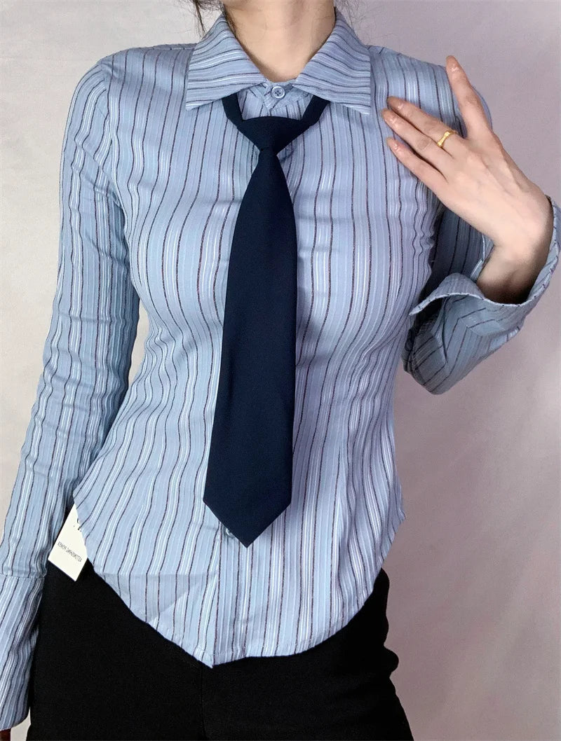 Cyflymder  College Sle Striped Long Sve Age-Defng irt Bell Sve Girl Student Feeling Fre ad irt Street