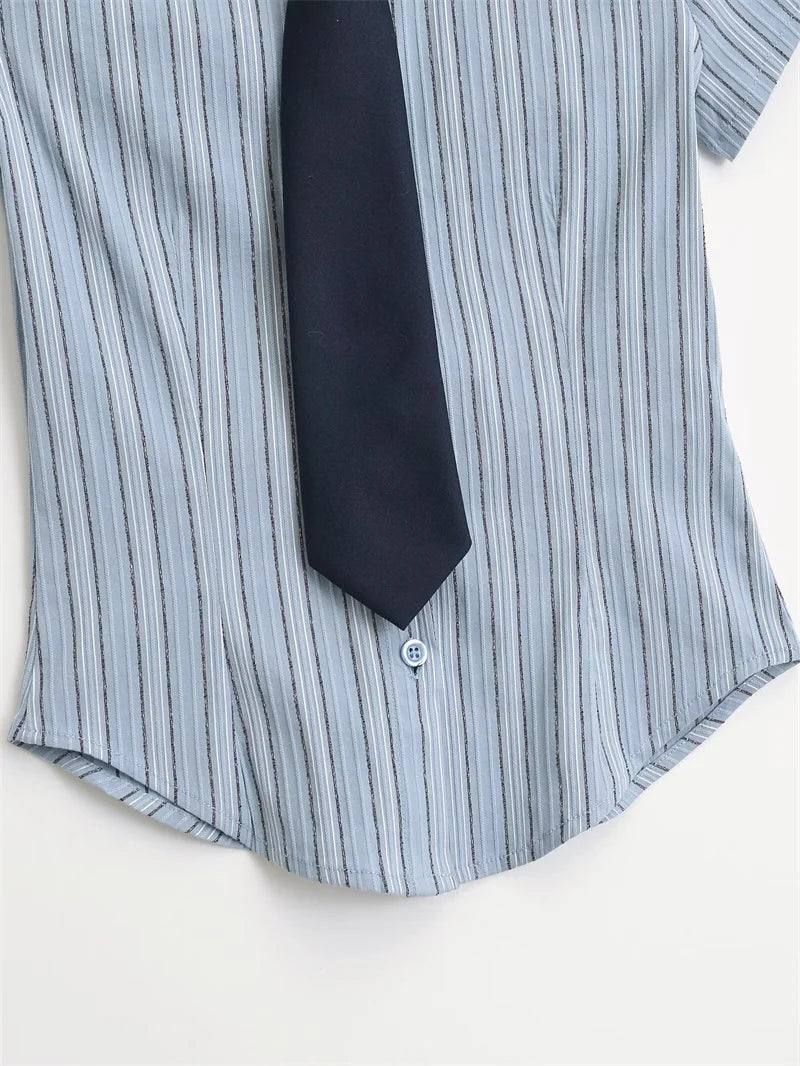 Cyflymder  College Sle Striped Long Sve Age-Defng irt Bell Sve Girl Student Feeling Fre ad irt Street