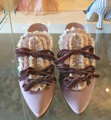 Cyflymder  Elegant Retro Dusty Pink Satin Mule Heels Velvet Bow Ruffled Lace Detail Pointed Toe Open-Back Chunky Heel Pumps Daily Outfits