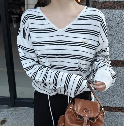 Cyflymder  Faionable Simple V-ne Striped Knitwear Ele Aosphere Dongda Gate 25 Autumn Sle Women's Clothing Commute Season