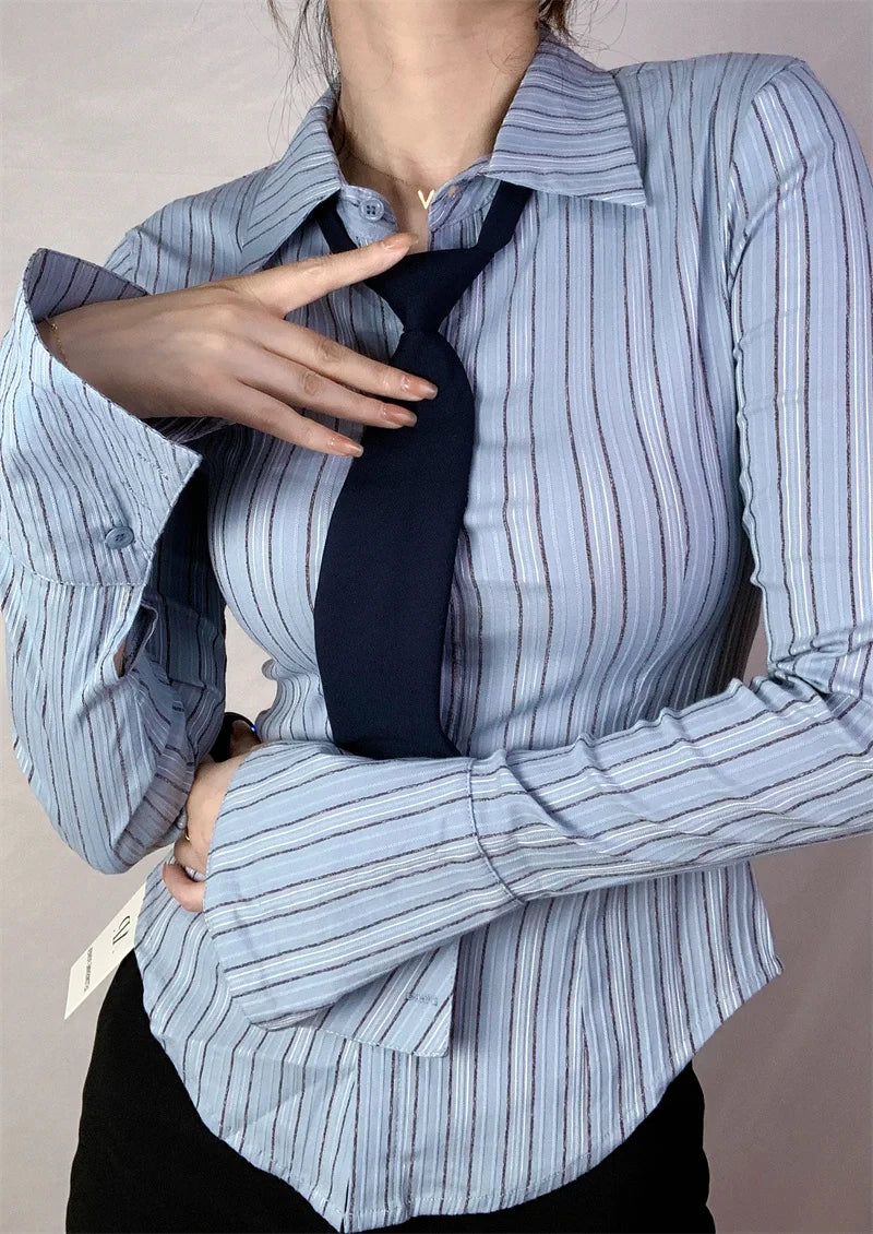 Cyflymder  College Sle Striped Long Sve Age-Defng irt Bell Sve Girl Student Feeling Fre ad irt Street