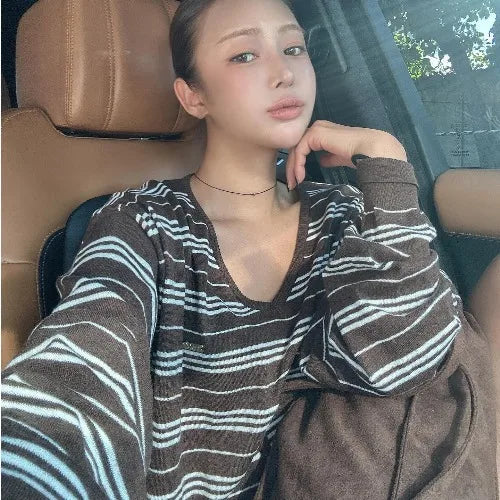 Cyflymder  Faionable Simple V-ne Striped Knitwear Ele Aosphere Dongda Gate 25 Autumn Sle Women's Clothing Commute Season
