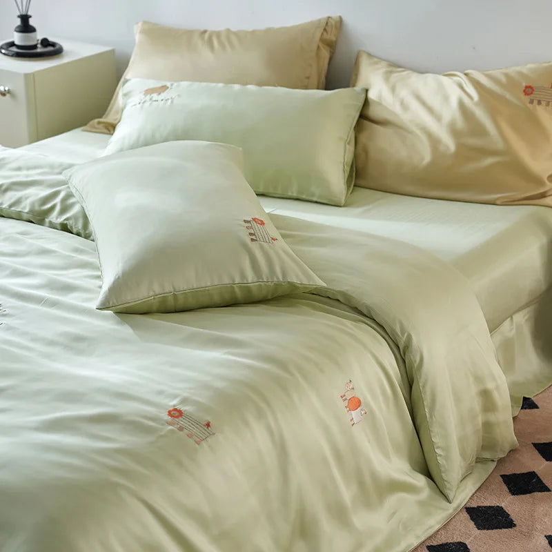 Cyflymder  High-End 100% Tencel Skin-Friendly Bedding Sets Luxury Embroidery Cooling Comforter Set Smooth Ultra Soft Bed Linens for Summer