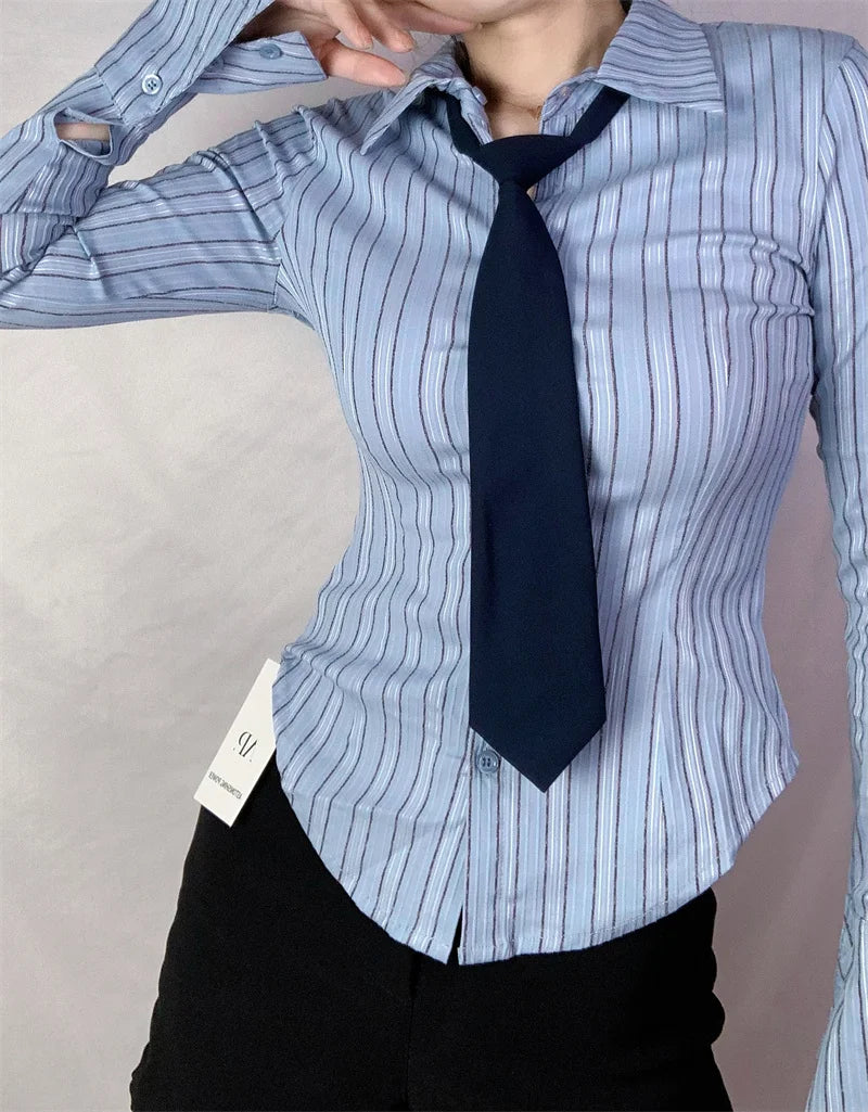 Cyflymder  College Sle Striped Long Sve Age-Defng irt Bell Sve Girl Student Feeling Fre ad irt Street