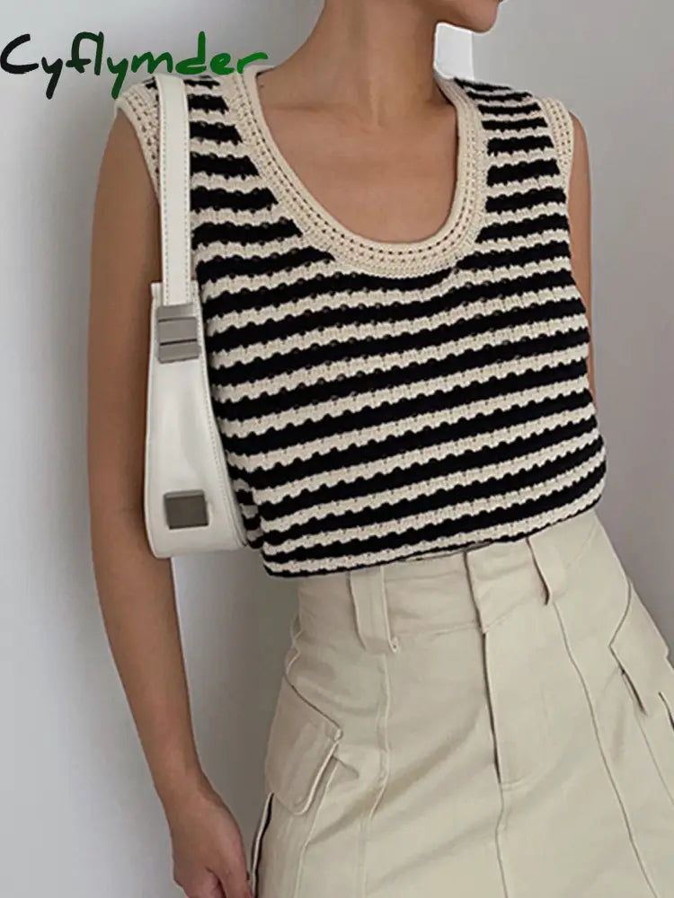 Cyflymder - Classy Stripe Crochet Sweater Vest Black / Xs Vests