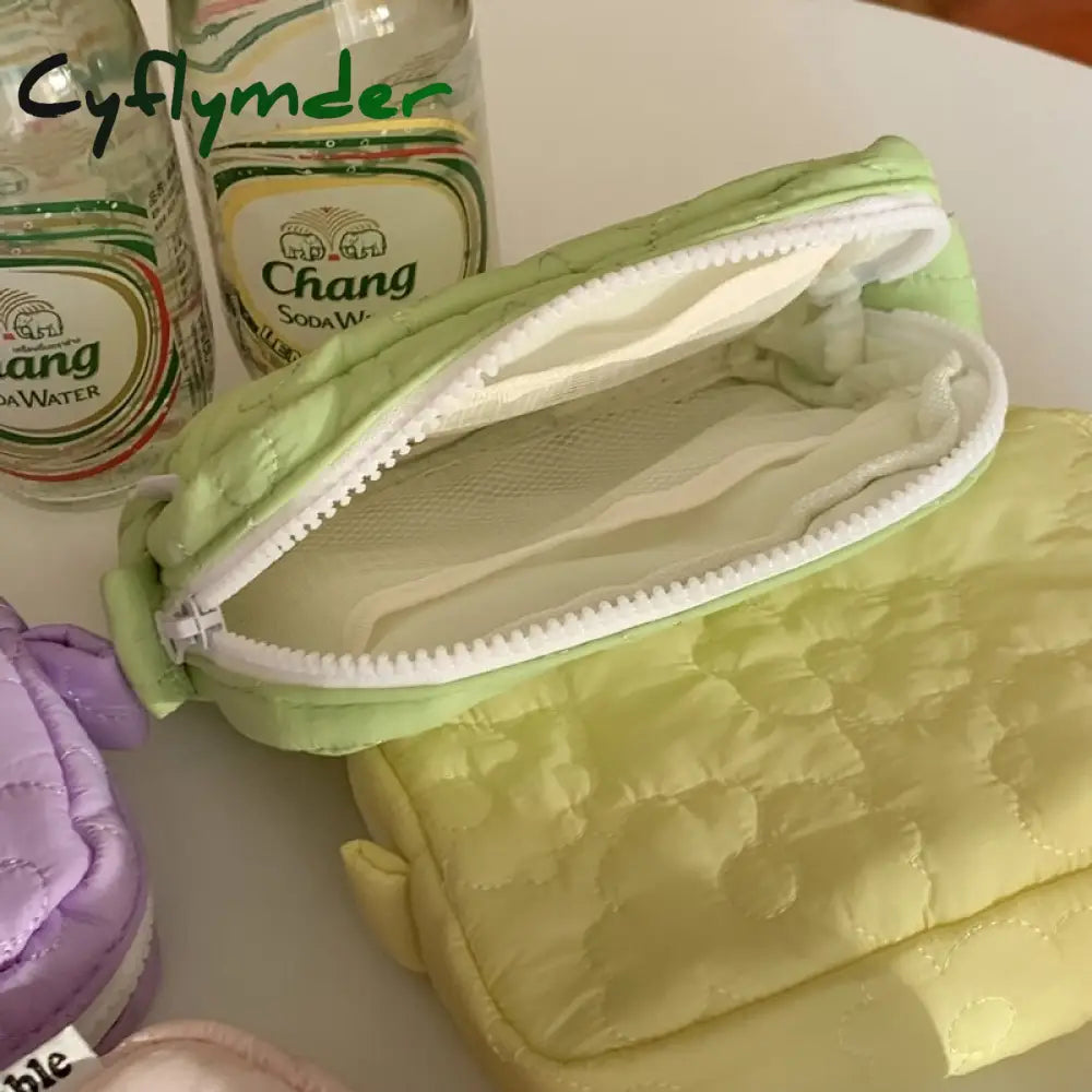 Cyflymder Cute Cosmetic Storage Bag Quilted Flowers Design Soft Comfortable Makeup For Lipstick