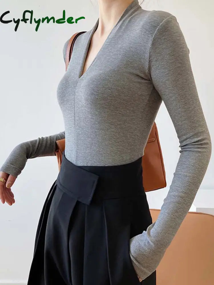 Cyflymder - Solid Long Sleeve Knit Top Grey / Xs Tops