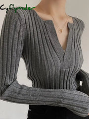 Cyflymder - Solid Textured V-Neck Knit Top Grey / Xs Tops