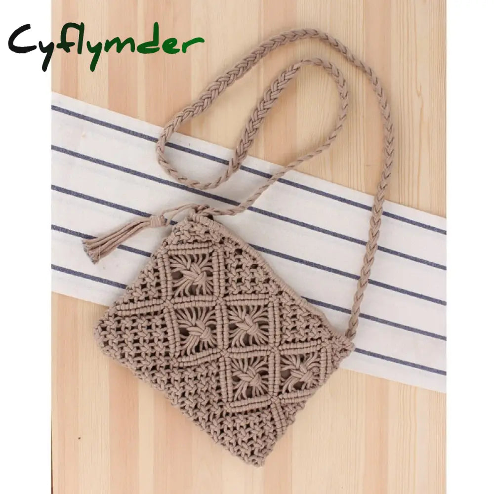 Cyflymder Women’s Bohemian Style Straw Woven Day Clutches Bags Fashionable Simple Tassel Causal